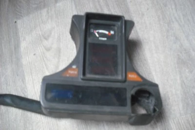 PAINEL CENTRAL DE INSTRUMENTOS HONDA MAGNA 750C V45 1983/5 - Imagem 1 de 4