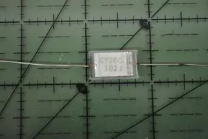 1000pF 500v AVX CGW Condensatore Vetro 5% CY20C102J .001uf Audio Aerospaziale Hi Rel - Foto 1 di 5