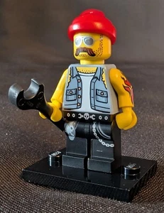 LEGO Motocicleta Mecánico Motociclista Tatuaje - CMF Serie 10 - 71001 col10-16 (col160) - Imagen 1 de 4