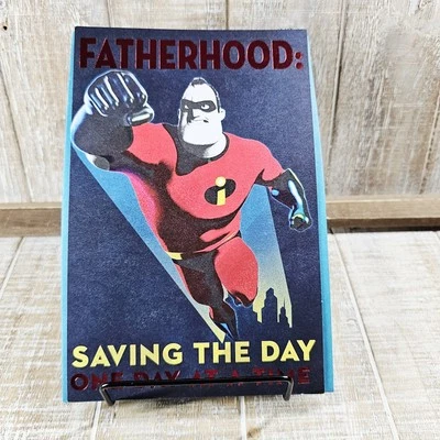 Tarjeta del Día del Padre American Greetings Increíbles Rojo Negro Héroe Save The Day Foto 1 de 4