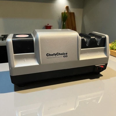 Chefs Choice 100 Diamond Hone Knife Sharpener Professional Heavy Duty Electric - Image 1 of 4