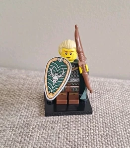 Lego ELF ARCHER Series 3 Minifigure Shield Bow Cape MINIFIG Complete Stand 8803 - Picture 1 of 2