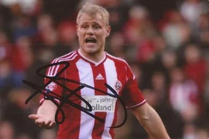 FOTO DE ACCIÓN 6x4 firmada por Jay McEVELEY DE SHEFFIELD UNITED + CERTIFICADO DE AUTENTICIDAD - Imagen 1 de 1