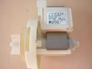 Pompa di scarico Miele originale usata per lavatrice WDA100 - 9361220 - Foto 1 di 3