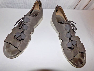 Sandalias delanteras de encaje grises para mujer ADRIENNE VITTADINI talla 8M Foto 1 de 4