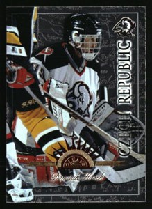 Dominik Hasek 1997 Leaf International #2 Hockey Card