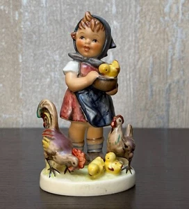 Goebel Hummel Figur Fütterungszeit 199/0 Mädchen mit Hühnern W Germany 1948 - Bild 1 von 5