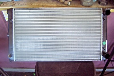 RADIADOR 1992-94 ISUZU AMIGO VOLKSWAGEN 1981-93 CABRIO GOLF JETTA RABBIT SCIROC Foto 1 de 4