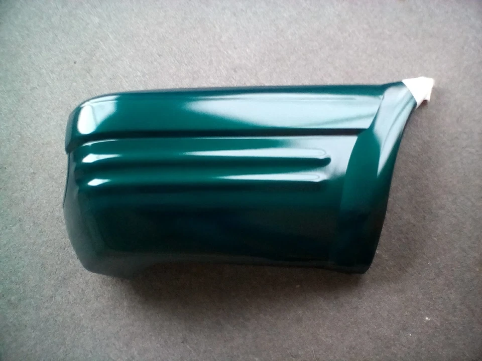 Isuzu 8-97157-586-4 Rear Bumper Right Corner - Green OEM - image 1 of 1