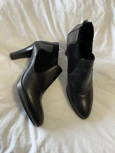 AQUATALIA Women’s Size 9 Black Leather Heeled Booties | Low Platform - Picture 1 of 10