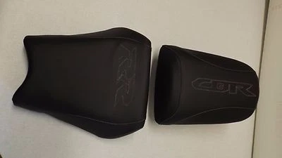 FUNDAS DE ASIENTO DELANTERAS Y TRASERAS PERSONALIZADAS HONDA 2000/01 CBR 929RR NEGRO CARBONO TEXURE 929 Foto 1 de 4