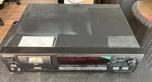 Grabadora de cinta de audio digital Sony DTC-690 “tal cual” - Imagen 1 de 1