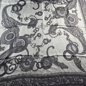 Sciarpa di seta Doncaster donna taglia unica bianco grigio paisley barocco quadrato avvolgente - Foto 1 di 9