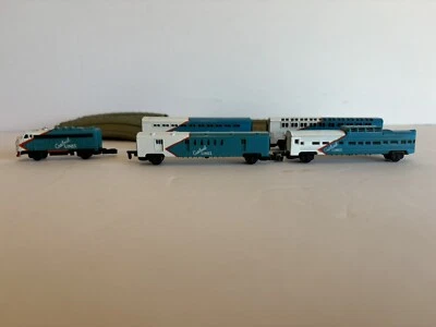1989 Galoob Micro Machines 5 Piece Train & 12 Track Pieces - Image 1 of 4