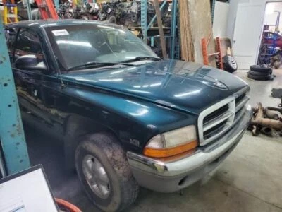 DAKOTA    1998 Fuse Box Engine 245314 Foto 1 de 4