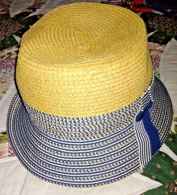 VINTAGE STRAW RAFFIA CLOCHE' HAT NATURAL & BLUE WHITE JOHN CALLANAN ORIG ESTATE - Image 1 of 4