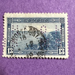Kanada 1938 - gebraucht Scott OA242. OHMS Vierloch Perfin. - Bild 1 von 2