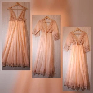 Vintage 1960s Matching Peignor Set Peach Nylon Lace Nightgown Robe Size Large - Picture 1 of 21