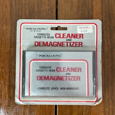 Vintage REALISTIC Cordless Cassette Head Cleaner and Demagnetizer NEW SEALED - Photo 1/2
