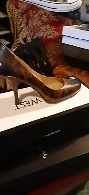 Nine West Pump Womens 6.5M Brown Faux Tortoise Shell Patent Round Toe 4" Heel - Image 1 of 4