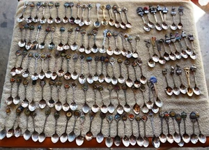 Bulk Lot of Approx 120 Australian Souvenir Spoons - Picture 1 of 24