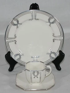 ANTIGUO JUEGO DE PLATILLO Y PLATO LENOX BELLEEK CORONA DE LAUREL SUPERPOSICIÓN PLATEADA - Imagen 1 de 12