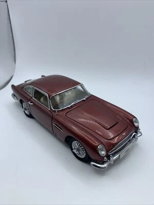 Aston Martin DB5 1964 cupé Dubonnet rojo 1/24 AA-118 Danbury como nuevo Foto 1 de 4