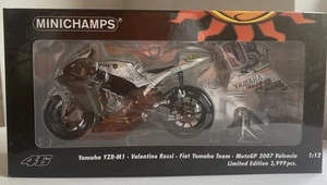 Minichamps 122 073176 Yamaha YZR-M1 race bike Rossi Valencia MotoGP 2007 1:12th - Picture 1 of 11