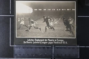 Pressefoto Rugby Maoris Neuseeland Frankreich  ca. 1930 15 x 10 Rugbyspiel - Bild 1 von 2