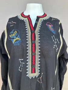 Johnny Was S schwarz Astrologie bestickt Tunika Top Celestial Celestine Ceres Haustier - Bild 1 von 16