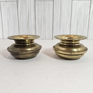 De colección Pequeño Latón Spittoon 2” X 3” Cottagecore 2 Candelabros Hechos en EE. UU. - Imagen 1 de 7