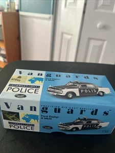 COCHE DE POLICÍA POLIS SUECA VANGUARDS FORD ZEPHYR 6 MK III 1/43 VA04605 - Imagen 1 de 4