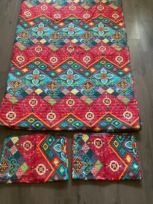 NEW SUSAN EMMA NEW YORK 3 PC FULL/QUEEN QUILT SET REVERSIBLE - Image 1 of 4