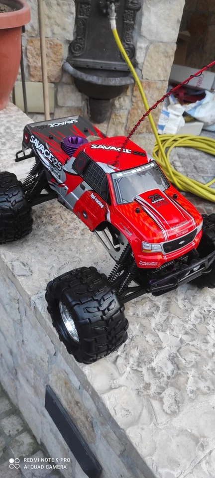 macchinina benzina moster truck HPI Racing savage 25 25 buone condizioni  - Immagine 1 di 4