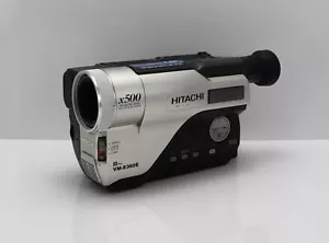 HITACHI VM-E360E CAMCORDER 8MM ANALOGUE VIDEO CAMERA VIDEO-8 TAPE - Foto 1 di 3
