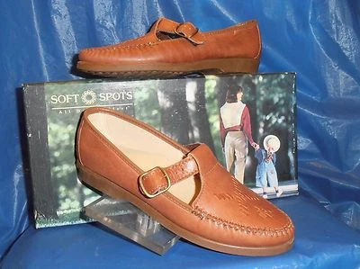 SOFT SPOTS, Womens Dark Tan,T-Strap, 7  M ( B ) $ 29.90 - Image 1 of 3