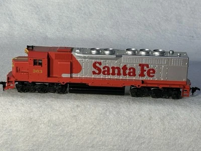 Rare Athearn SD-40 Santa Fe RR￼Passenger Diesel Locomotive HO - Image 1 of 4