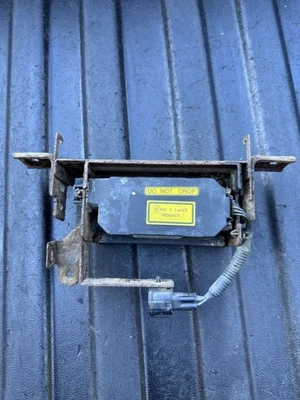 Infiniti FX 2011 Distronic radar sensor 284373FZ2A EUP12079 - Image 1 of 4