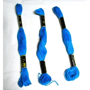 Iris Stickgarn blaue Farben fünf Knäuel sechs Stränge Baumwolle je 8,75 Yards - Bild 1 von 2