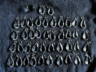 CRYSTAL ANTIQUE CHANDELIER CLEAR CUT GLASS PRISMS REPLACEMENT  30 of them - Image 1 of 4