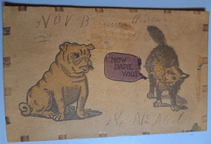 Tarjeta postal 1905 cuero How Dare You Cat Bulldog cómic - Imagen 1 de 2