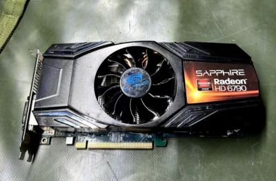Sapphire Radeon HD 6790 1GB GDDR5 PCI-E DL-DVI-I+SL-DVI-D/HDMI/DP Video Card - Image 1 of 4