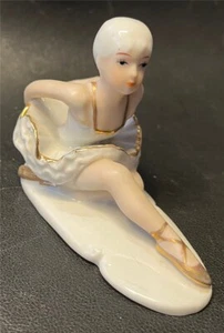 Weiße Keramik Cherub Figuren "Tanzende Ballerina" - Picture 1 of 4