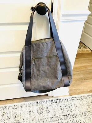 Спортивная сумка Athleta Gray Totally Trippin ручная кладь Weekender с ремнем - Изображение 1 из 4