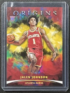JALEN JOHNSON 2021-22 PANINI ORIGINS #70 ROOKIE GOLD RC 2/10 ATLANTA HAWKS - Foto 1 di 2