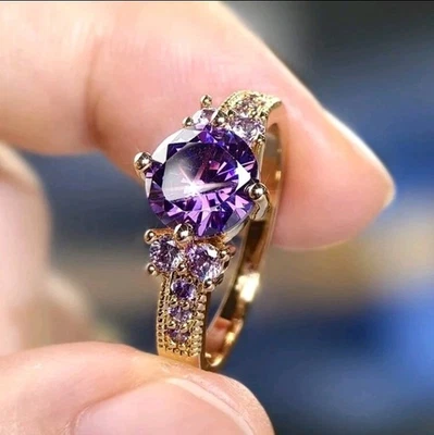 Anillo redondo de circonita cúbica púrpura chapado en oro de cobre talla 9 Foto 1 de 3