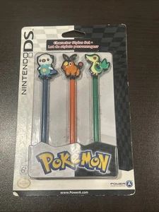 Pokémon Blanco y Negro (Nintendo DS) Power A Triple Play Stylus Kit 2011- SELLADO - Imagen 1 de 20