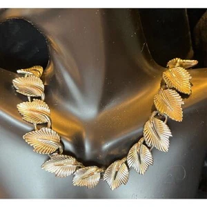 VINTAGE SILVERTONE LEAVES CHOKER NECKLACE BIB 16 INCHES adjustable 1" WIDE EUC - Picture 1 of 6
