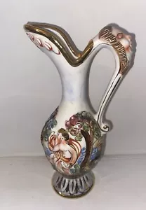 Raro Vintage CAPODIMONTE 3D Lovers Arte Ceramica Dorata Pitcher Italia 7 1/2"" Alto - Foto 1 di 13