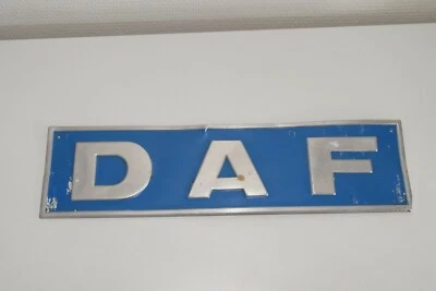LL DAF VEICOLO CAMION AUTOBUS AUTO INSEGNA 37,5 CM X 10 CM OTTIME CONDIZIONI ... - Immagine 1 di 4